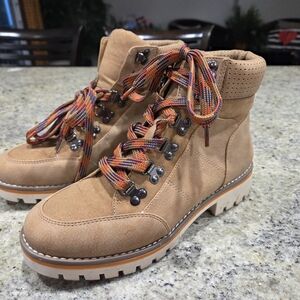 Tan Lace-Up Hiking Boots